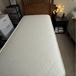 Twin Bed w/ Mattress 