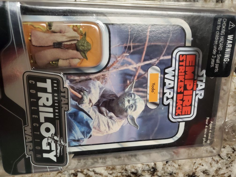 RARE YODA STAR WARS action figure $25 in package