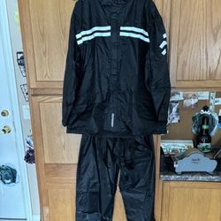 Men's  Tour Master 2XL Rainsuit. ( never used )