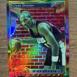 1993-94 Topps Finest CLYDE DREXLER #129 Pacific's Finest Refractor HOF Blazers