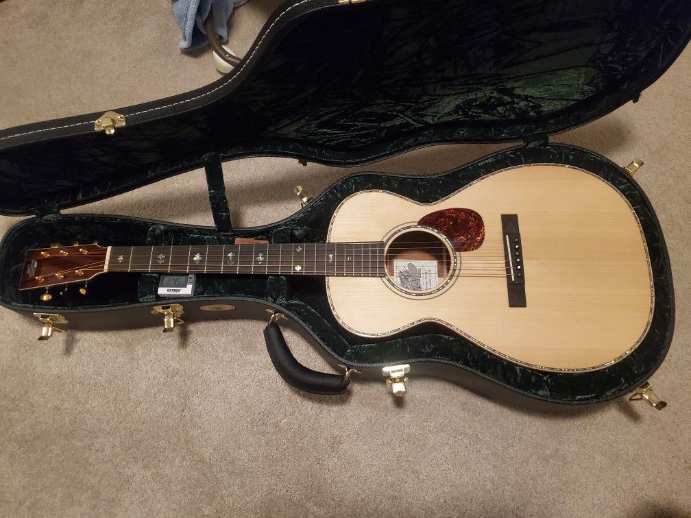 Froggy Bottom, High-End Acoustic Guitar sale