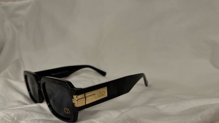 Authentic Dior Sunglasses 22016 – Black – Excellent Condition