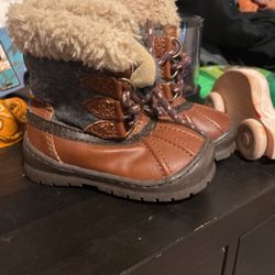 Toddler Snow Boots size 5