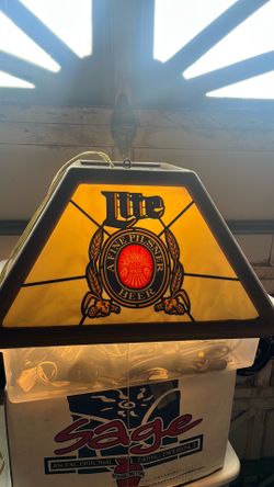 Vintage 1980s Miller Lite "A Fine Pilsner Beer" Hanging Pool Table Bar Lamp