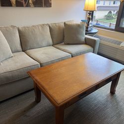 Oak coffee table that rises for work/dining!