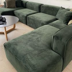 Green Couch With Chaise 