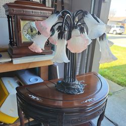 Tiffany Style Tulip Lamp  22 Inches In Height