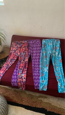 Bundle of LulaRoe Leggings and Tops!