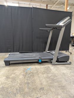 Folding ProForm XP 550s Treadmill