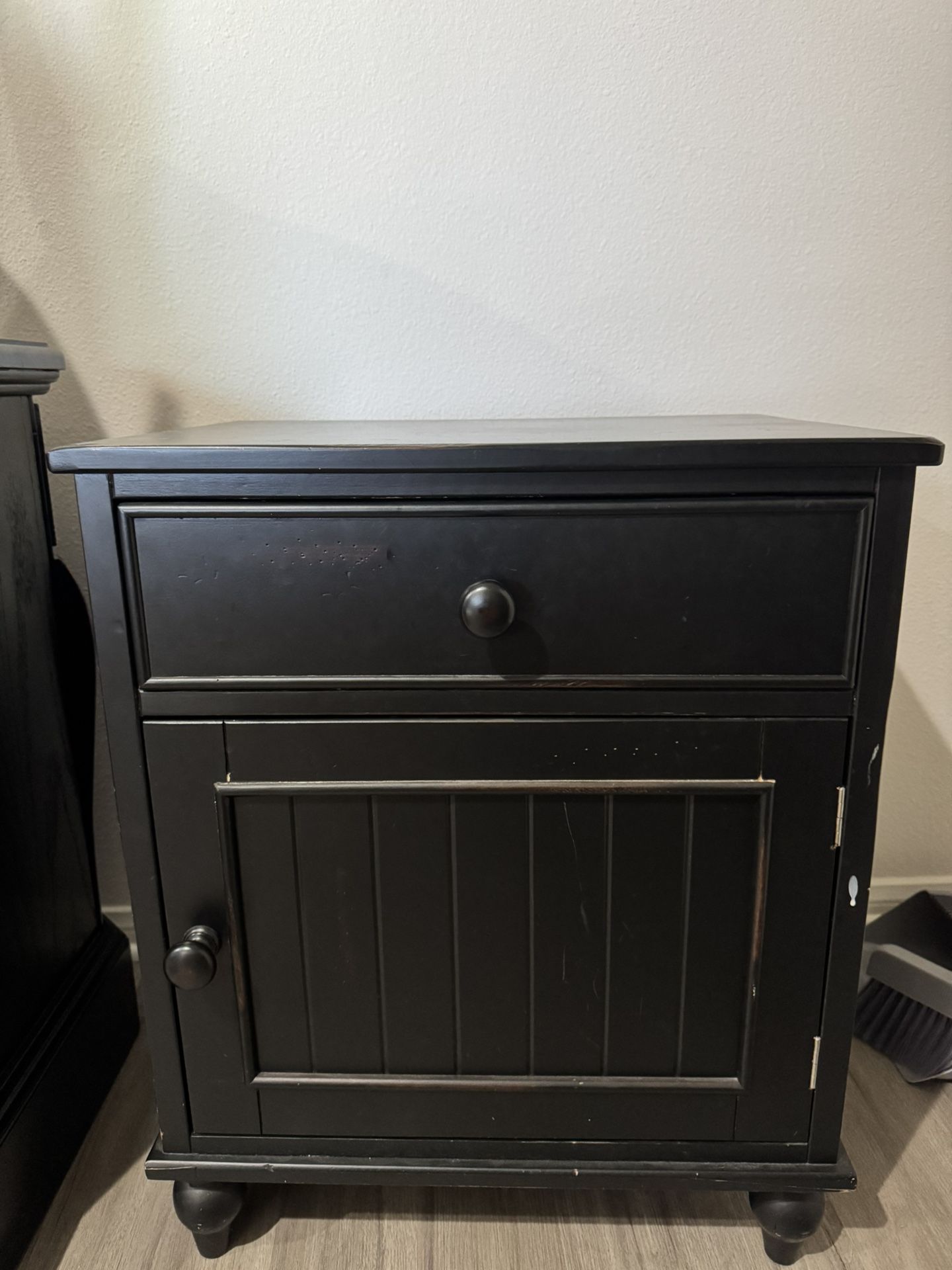 Night stand