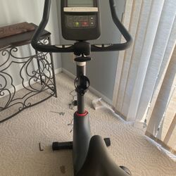stationary bike 