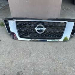 2019 ARMADA. Grille