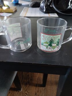 Marshall Fields 2005 Christmas Coffee Mugs Set Of 4