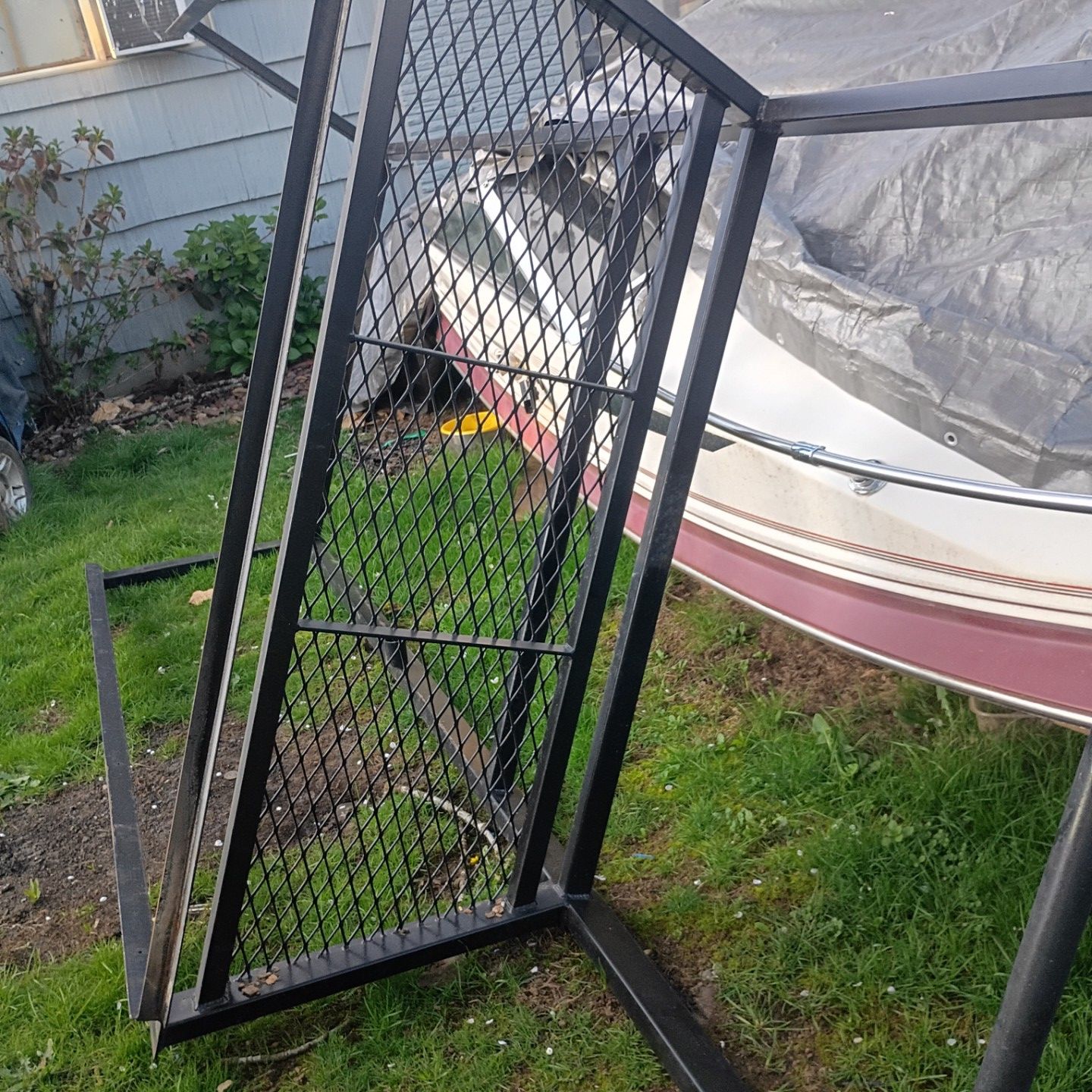 Lumber/Ladder rack with headache screen for Sale in Portland, OR - OfferUp