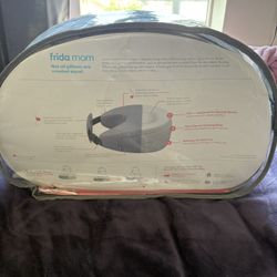 Frida Mom: Adjustable Nursing Pillow
