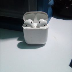 Apple Airpod 2nd Generation Earbuds
