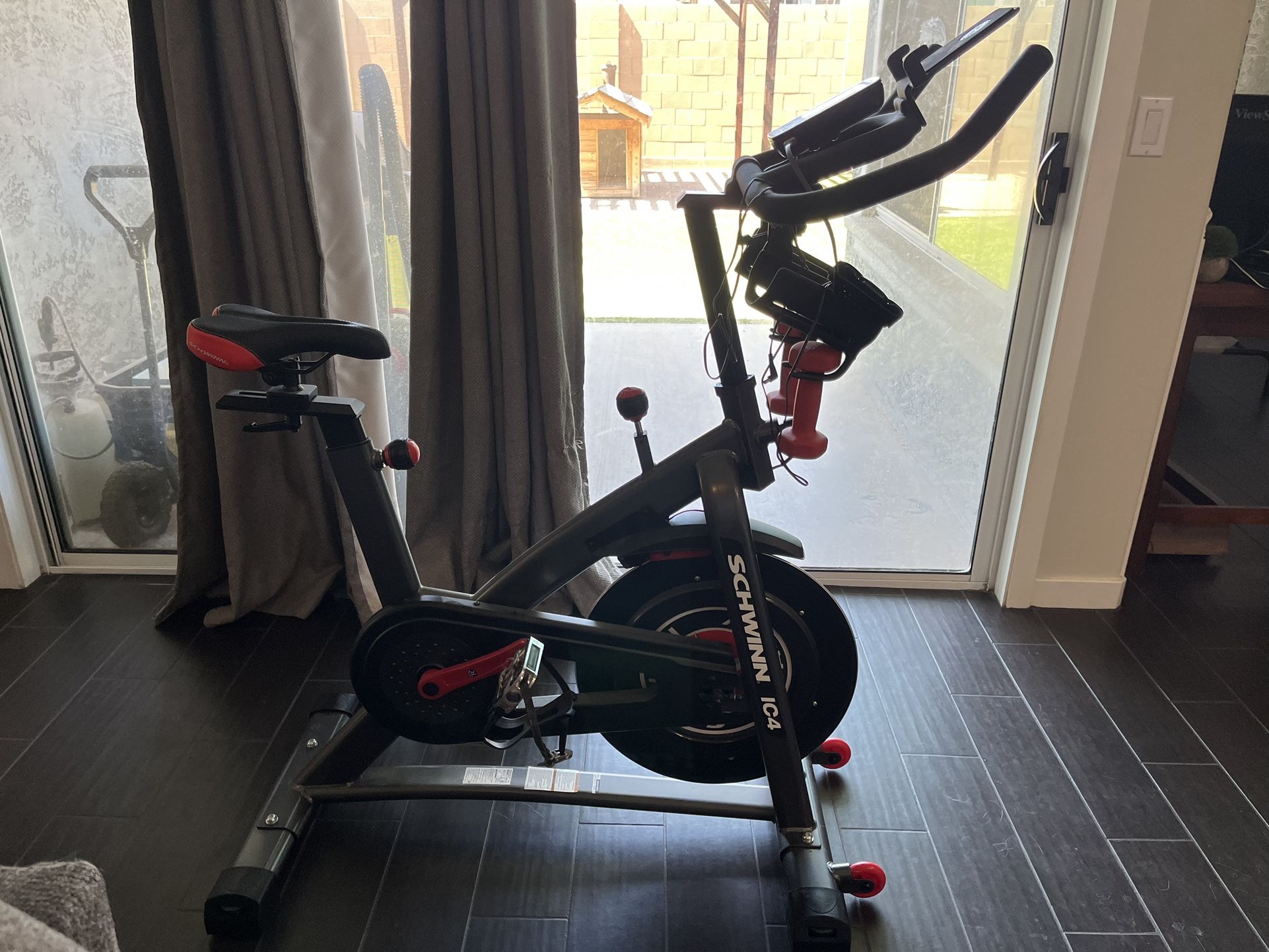 Schwinn Ic4 Exercise Bike