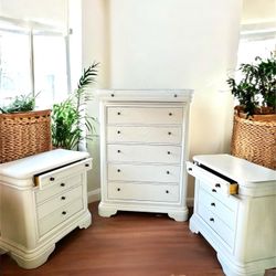 Elegant Hand-Textured Dresser & Nightstand Set in White