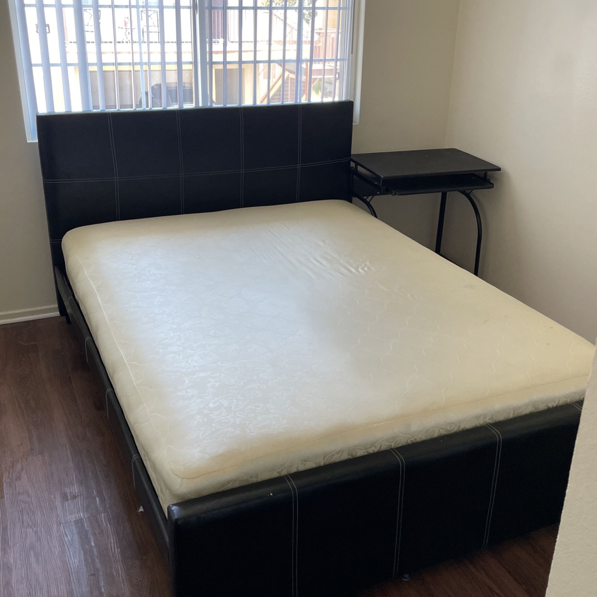 Queen Bed And Desk 