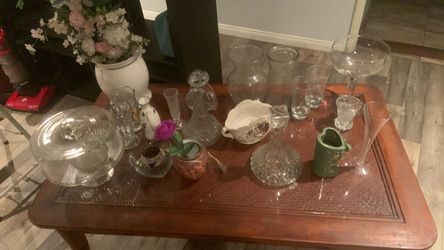 lot of glass and crystal items