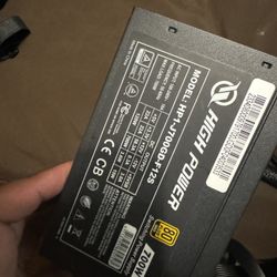 High Power. 700 W Non Modular Power Supply