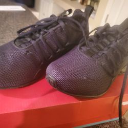 Pumas Size 5 1/2 Women's 