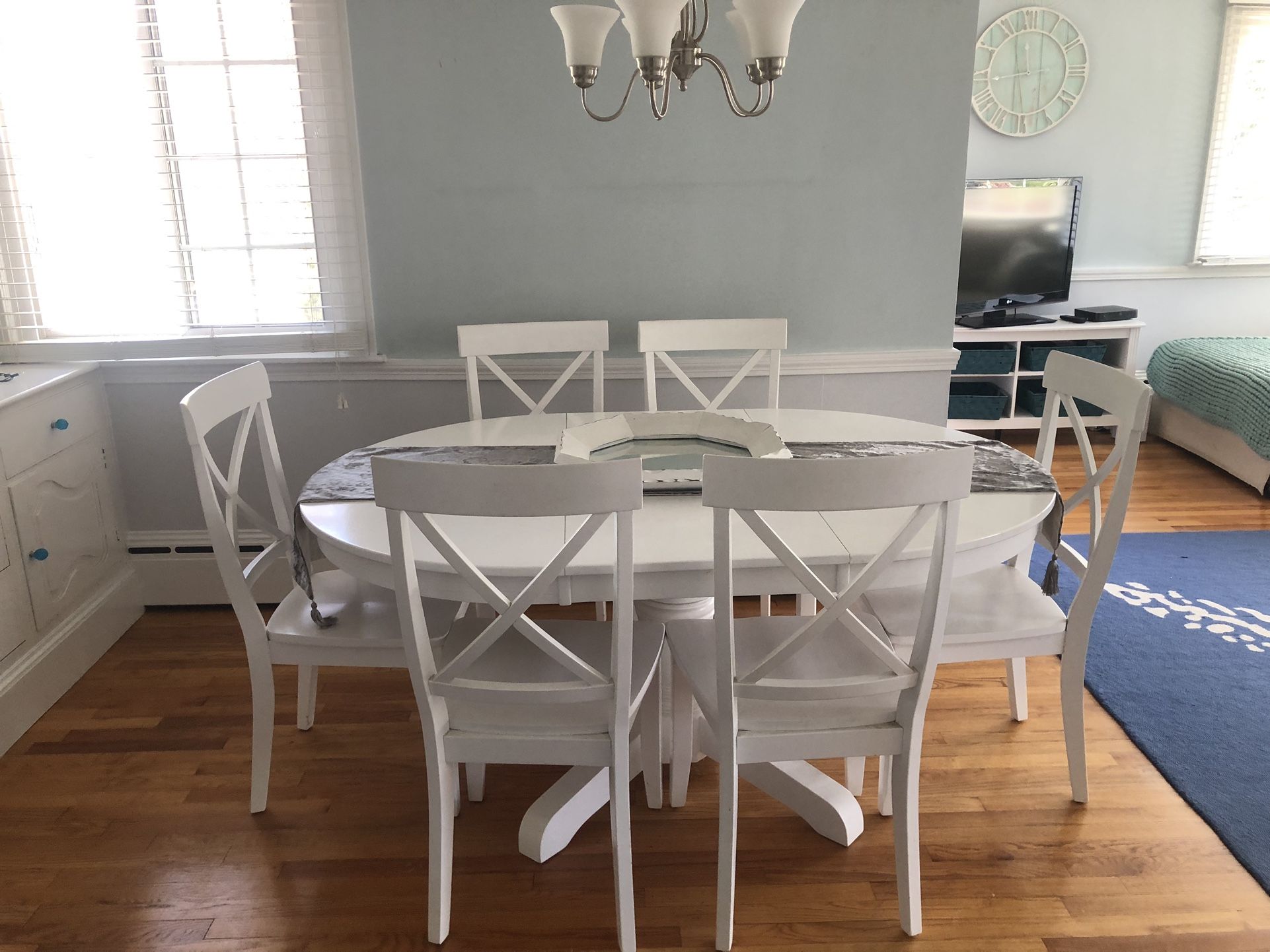 Dining Room Table 6 Chairs 