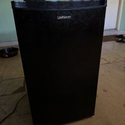 Mini fridge (Upstreman)