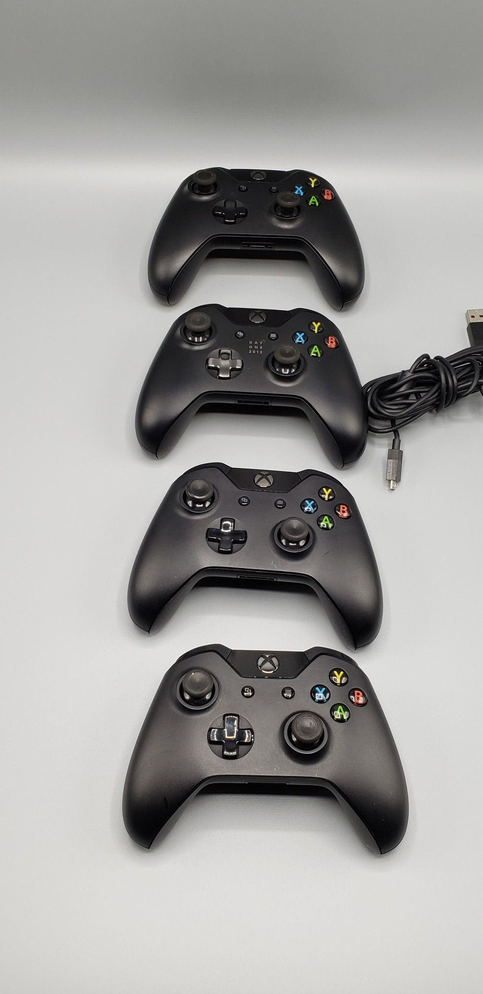 4x Xbox One Wireless Controllers [X-BOX ONE][Excellent Condition]