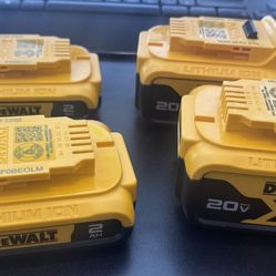DeWalt 20V MAX Lithium Ion Battery, 2 Ah And 4 Ah, 4 Pack, Fuel Gauge (DCB324-4)