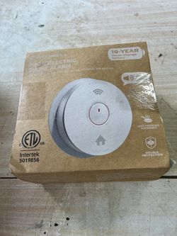 2 New Smoke Alarm Detectors 10 Year Batteries