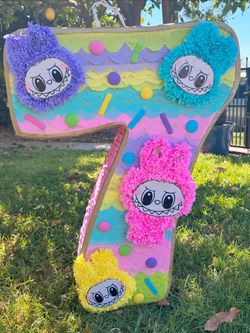Labubu number seven pinata número siete