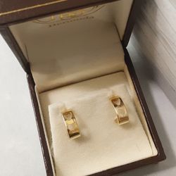 14 karat Solid yellow gold heart cut out earrings