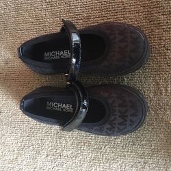 Michael Kors girls dress shoes size 9