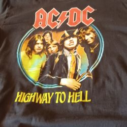 T Shirt/AC/DC