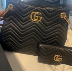 Gucci Purse And Wallet.
