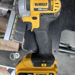 XR Dewalt 1/4 Impact Wrench