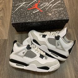 Jordan 4 Military Black - Size 9.5M