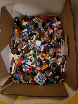 Bunches of LEGO Bricks (Selling only today)