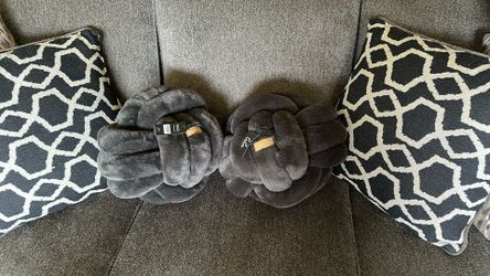 Knot Pillow