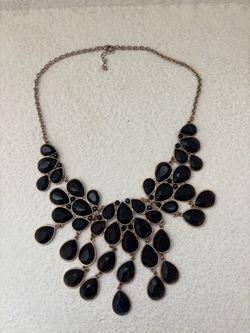New fashion necklace with black stones