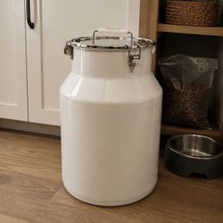 20 lb Stainless Steel Pet Food Bin + Scoop
