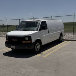 2010 GMC Savana Cargo