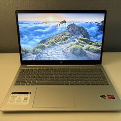 HP - 15.6" Full HD Laptop - AMD Ryzen 5 7520U - 16GB Memory