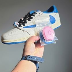 Jordan 1 Retro Low OG SP
Fragment x Travis Scott Sail Military Blue