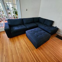 Sectional couch with ottoman for storage