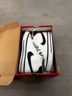 Size 8.5 Nike Court Legacy Canvas Mid 'White Black' high-top sneakers