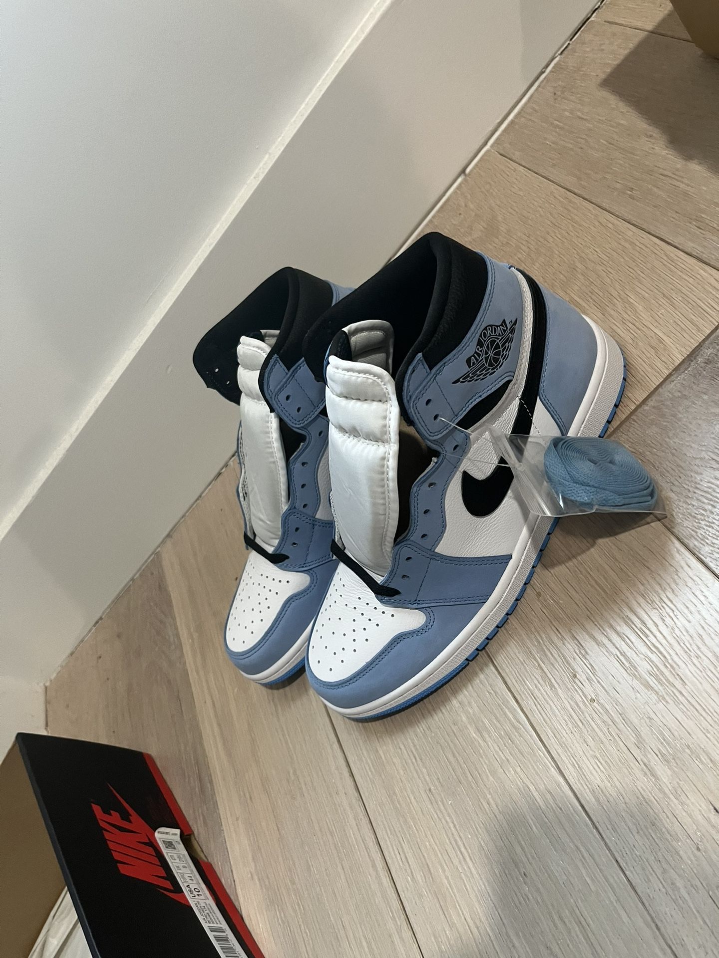 University Blue Jordan 1