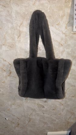 Women’s furry fluffy gray bag