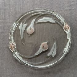 Vintage Mikasa Mayfair Calla Lily Heavy Crystal Cake Plate, excellent condition, 14” diameter with 1” edge.